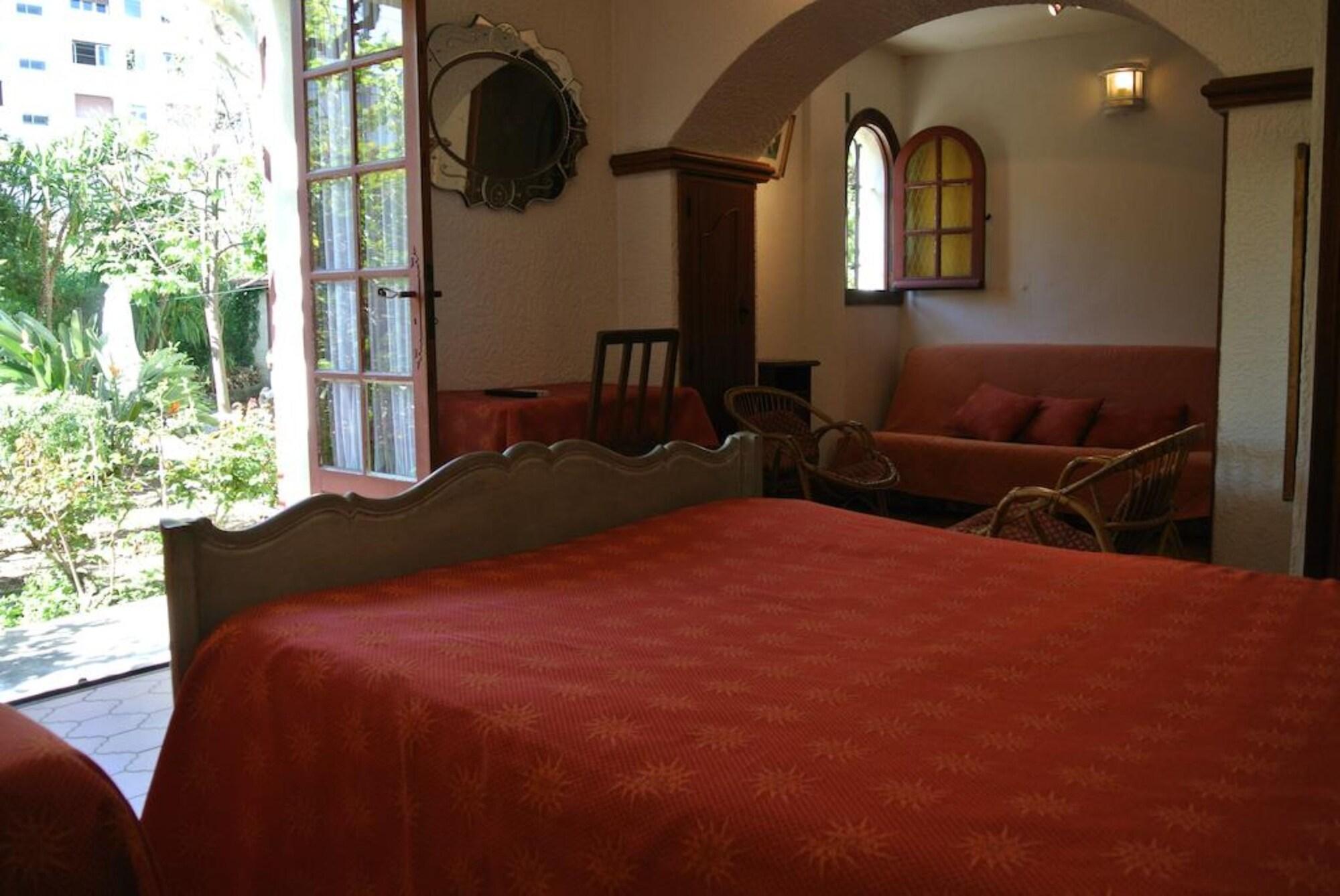 Hôtel Castel Mistral Juan-les-Pins Esterno foto