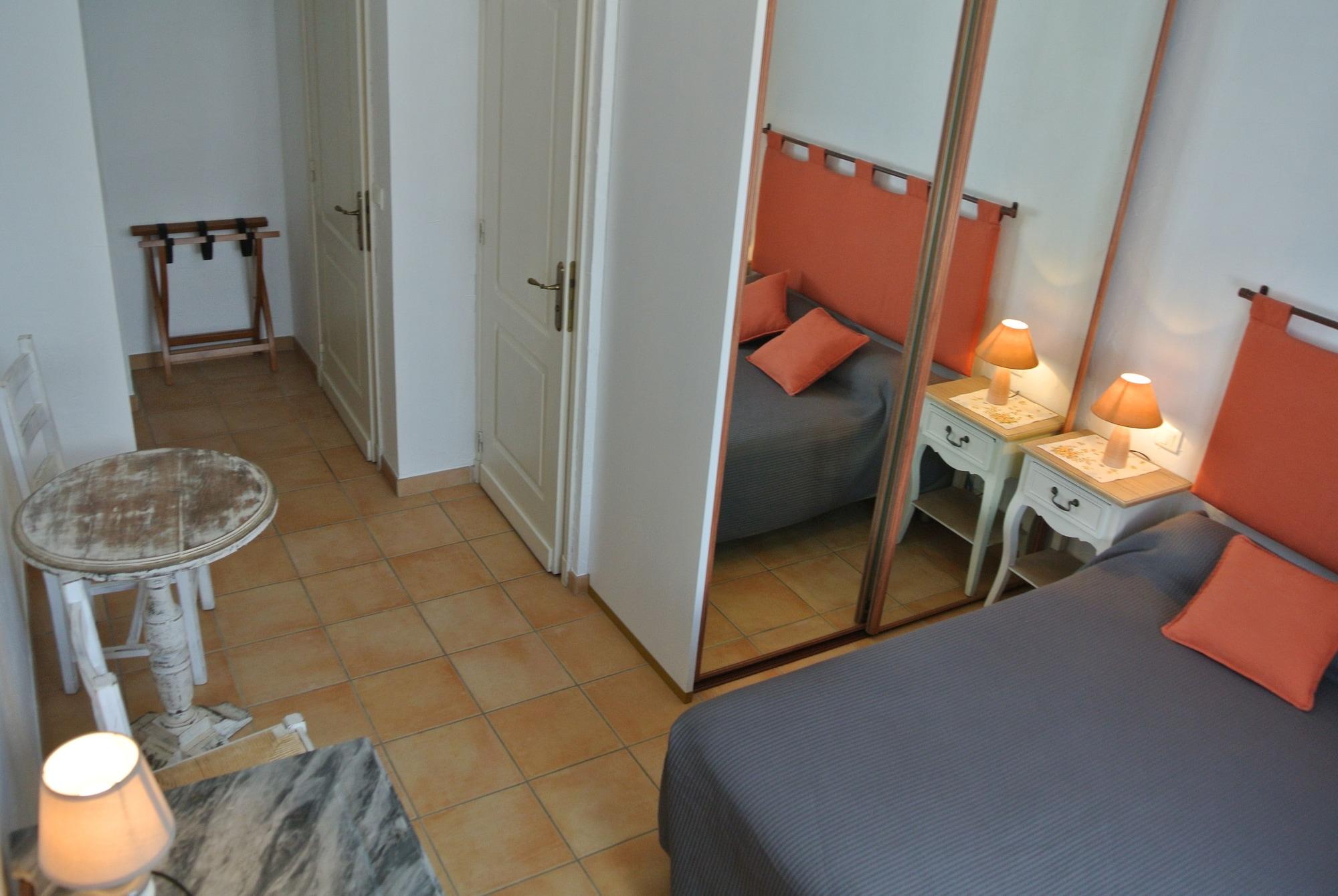 Hôtel Castel Mistral Juan-les-Pins Esterno foto